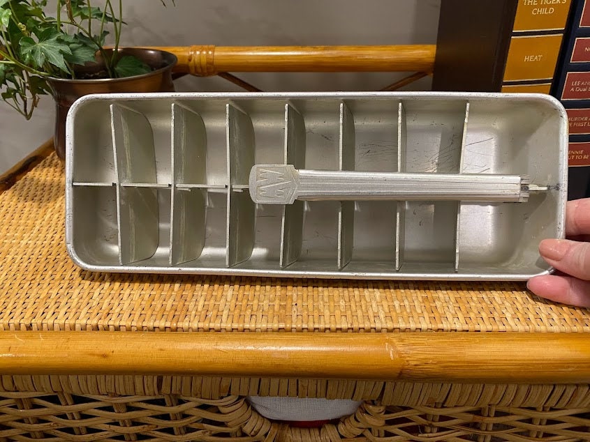 Vintage Aluminum Metal Ice Cube Tray Frigidaire With 20 Compartments for Ice  or Organizer 