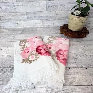 ヴィンテージフローラルハンドタオル - ピンクの花、2枚セット