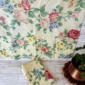 Vintage Springmaid Set of Standard Pillowcases Bed Linen 60&#39;s, 70&#39;s - Flower Pattern Pillowcases, set of Two