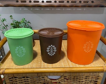 Vintage Tupperware Canister Set with Lids & Scoops - Lil Dusty Online  Auctions - All Estate Services, LLC