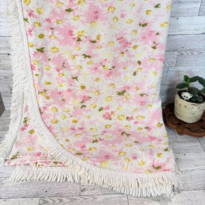 Vintage 1960er Jahre Fieldcrest Pink Daisy Doppeldecke - Rosa, Weiß, Grün, Gelb