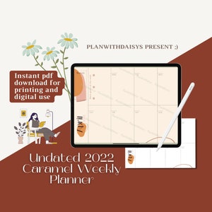 Peut inclure: Un planificateur hebdomadaire numérique avec un schéma de couleur caramel. Le planificateur est non daté et présente un design minimaliste avec une police d'écriture manuscrite. Le planificateur est affiché sur une tablette avec un stylet à côté. Le texte "PLANWITHDAISYS PRESENT;" est en haut de l'image.