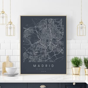 Madrid Spanien, Digitale Kunst Karte, Digitaldruck Poster, Neutrale Marine und Weiße Stadt Karte, Unikat, Geschenk Karte, zeitgenössische Karte, moderne Karte