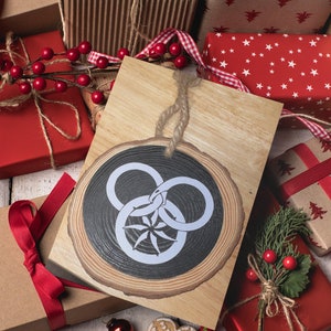 Custom Wheel of Time Pinewood Wood Ornament, Robert Jordan, WOT,  great serpent, ajah