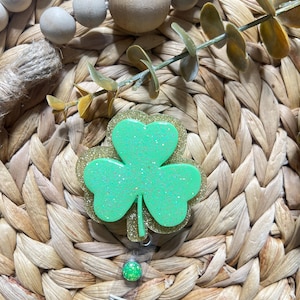 St. Patrick’s Badge reel, Clover badge reel, Glitter clover badge reel, Green clover,  acrylic badge reel, personalized badge reel, glitter