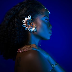 Cowrie Star Ear Cuff | No Piercing