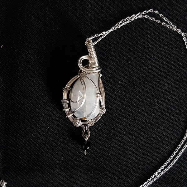 Sterling silver, moonstone and agate pendant (includes a sterling silver chain)