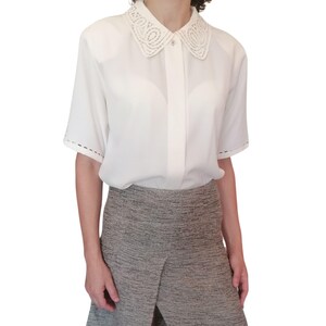 Vintage Embroidered Collar Blouse: 80s Minimalist Style