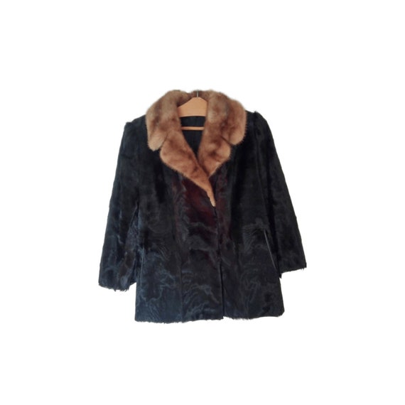 Vintage Ladies' Fur Coat of wonderful quality - m… - image 1