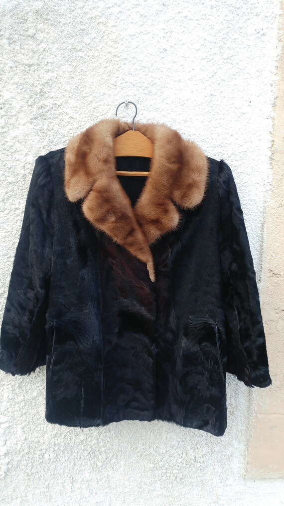 Vintage Ladies' Fur Coat of wonderful quality - m… - image 2