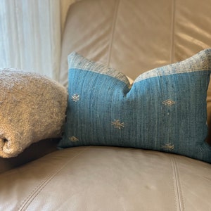 MEERA || 14x20 Blue Pillow Teal Blue Pillow Imperial Blue Pillow Silk Pillow Lumber Pillow Modern Farmhouse Pillow Cover