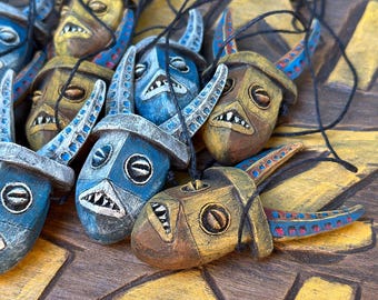 Tiki Swizzle Sticks, Gehörnte Maske Tiki Anhänger Halskette Handgemacht in den USA, Adventureland inspiriert