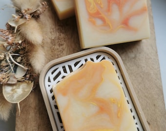 Natural soap "Nectar & Hibiscus", vegan, palm oil-free, handmade, plant-based, nourishing, gift