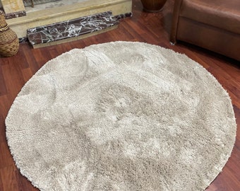 Round Beige Shaggy Rug, Soft Fluffy Carpet (150cm)