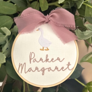 Custom Baby Name Embroidery Hoop, Goose Wall Decoration, Goose Baby Name Sign, Baby Shower Gift, Vintage Style Nursery, Embroidered Goose