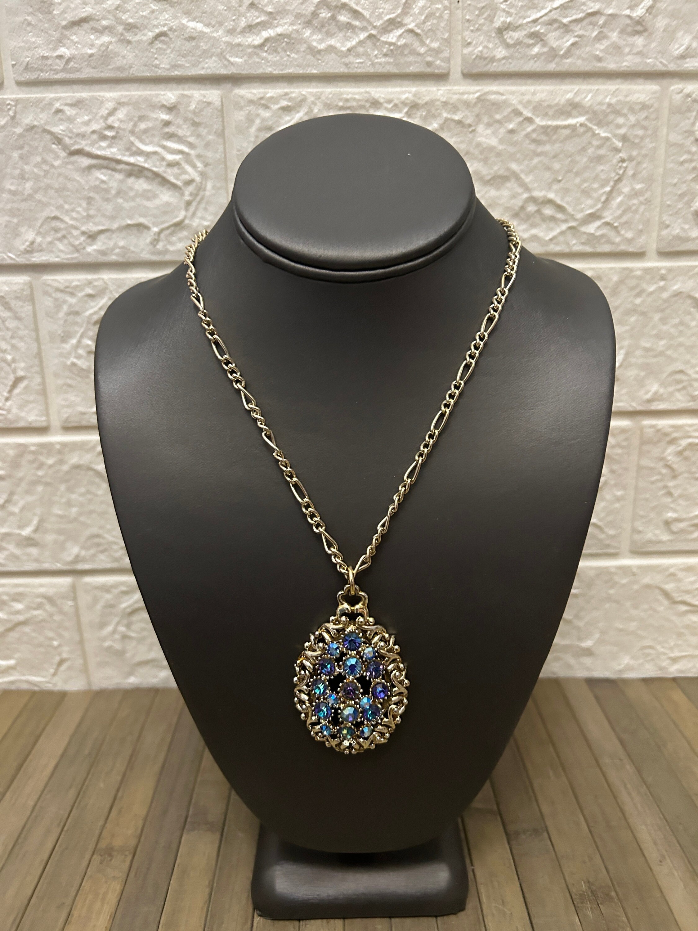 Vintage Signed Hollywood Aurora Borealis Blue Stones Pendant