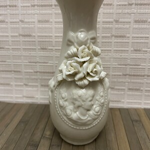 Vintage cream wear cameo balleek vase 8 inches