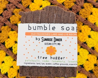 1 st Tree Hugger Bumble Soap - Rosmarin, Salvia, Patchouli, Lavendel - Återvunnet tvål av ister och lut