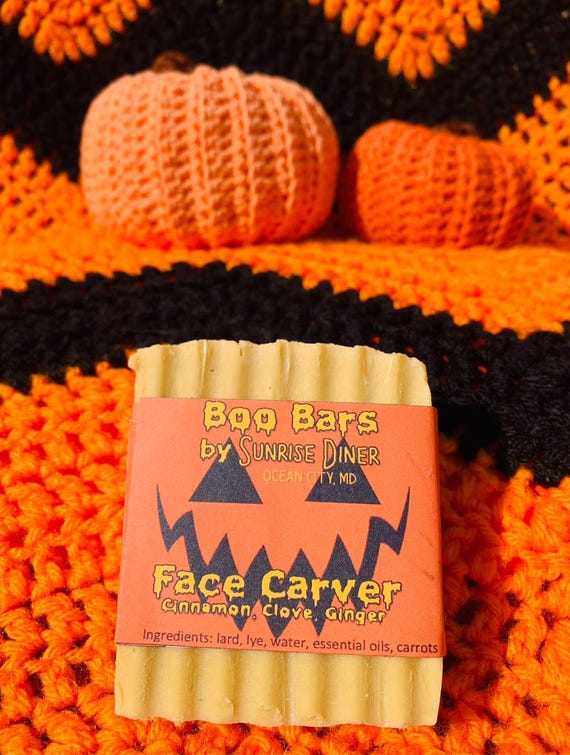 1 Bar of Face Carver Boo Bar - Cinnamon, Clove, Ginger - Upcycled Lard and Lye Bumble Soap
