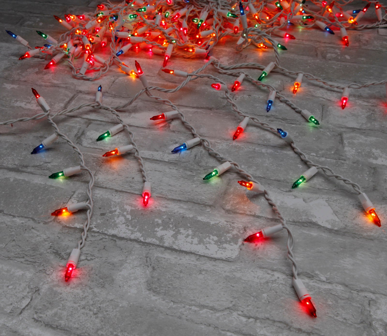 Decobrite Christmas Icicle Lights Indoor Outdoor 14.4ft 4.4m 300 Ct