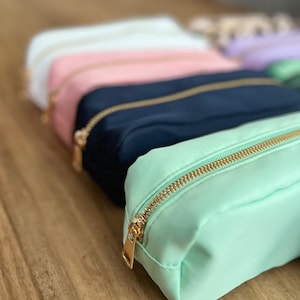 NOUVEAU Étui à crayons pour patchs lettres chenille | Étui à crayons en nylon | Petite trousse à maquillage | Trousse de pinceaux de maquillage | Étui à crayons en nylon pour enfants