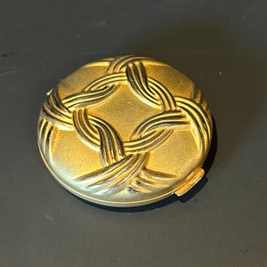 2001 Estee Lauder Compact &#39;Golden Twist&#39; with Mirror-Gold Tone-2.25&quot;,Makeup Compact,Mirrored Compact