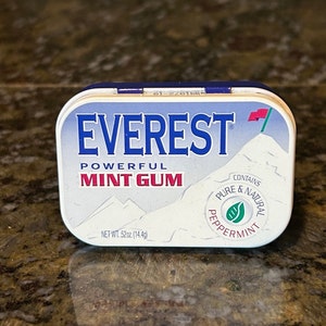 1990s Everest Gum Tin-2&quot; X 1 3/4&quot; X 1/2&quot;,Metal Storage Box,Advertising Tin,Small Tin with Lid,Metal Pill Box,Tin Pill Box,Tin Litho Box