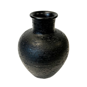 Flavia Black Textured Vase: Italian Art Pottery, Montelupo, 7&quot;