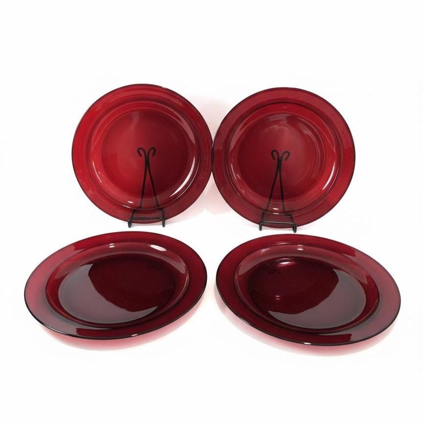 Arcoroc Classique Red Dinner Plates Set of 4: 9.25