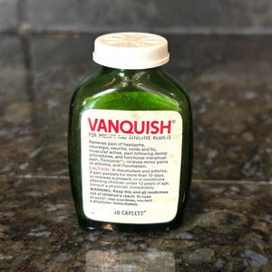 Vanquish Aspirin Bottle-2.75"X1.75"1",Pharmacy Bottle,Pharmceutical Bottle,Glass Medicine Bottle,Gift for Doctor,Movie Play Prop