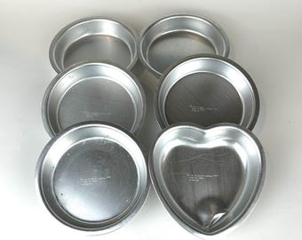 Vintage Pillsbury Mini Cake Pans: 1975 Aluminum Toy Cookware Set