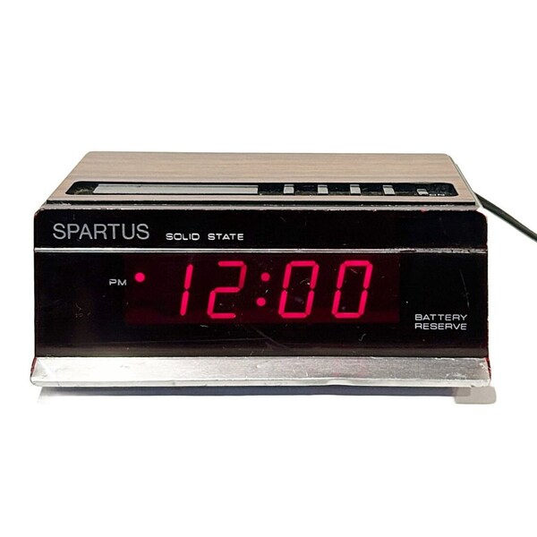 Spartus Digital Clock Woodgrain Solid State Tested and Works,Retro Alarm Clock,Vintage LED Alarm Clock,Rectangular Clock,Bedside Clock