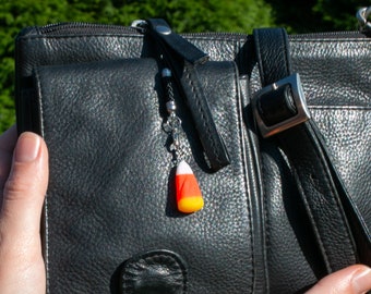 Llavero de caramelo de maíz de resina hecho a mano: dije para bolso de Halloween