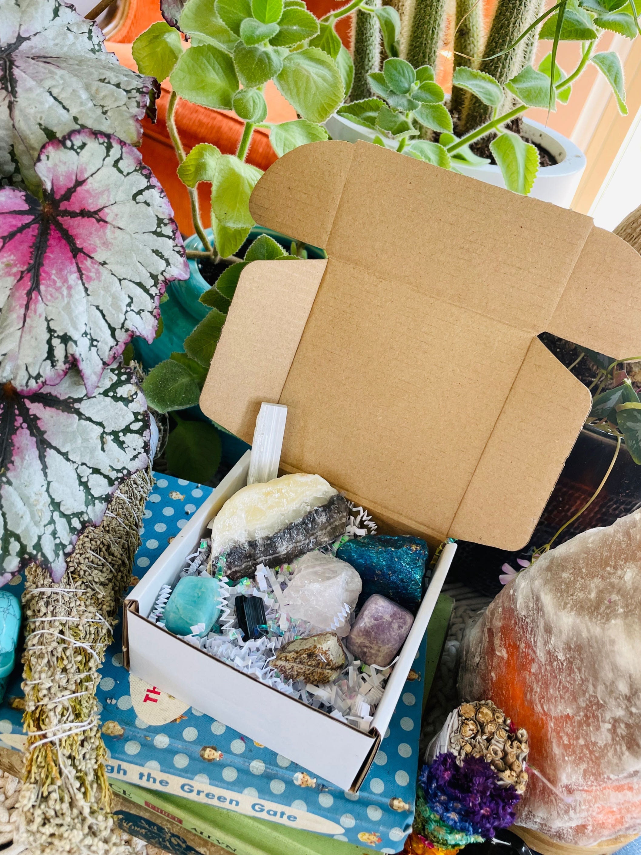 Crystal of the Month Subscription Box - Crystal Meditation - Crystal  Decorations - Crystal Gifts - Crystal Collectors - Healing Crystals