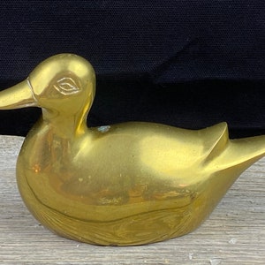 Vintage Brass Duck Figurine Sitting Duck MCM Sleek Minimal 5.25”