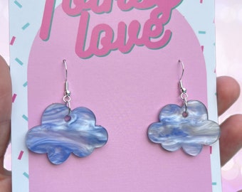 Boucles d'oreilles nuages irisés en acrylique