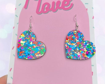 Pendientes acrílicos de corazones de confeti
