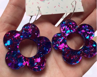 Confetti daisy acrylic hoop earrings