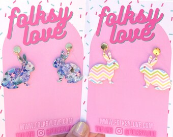 Wybór akrylowych kolczyków w kształcie króliczka