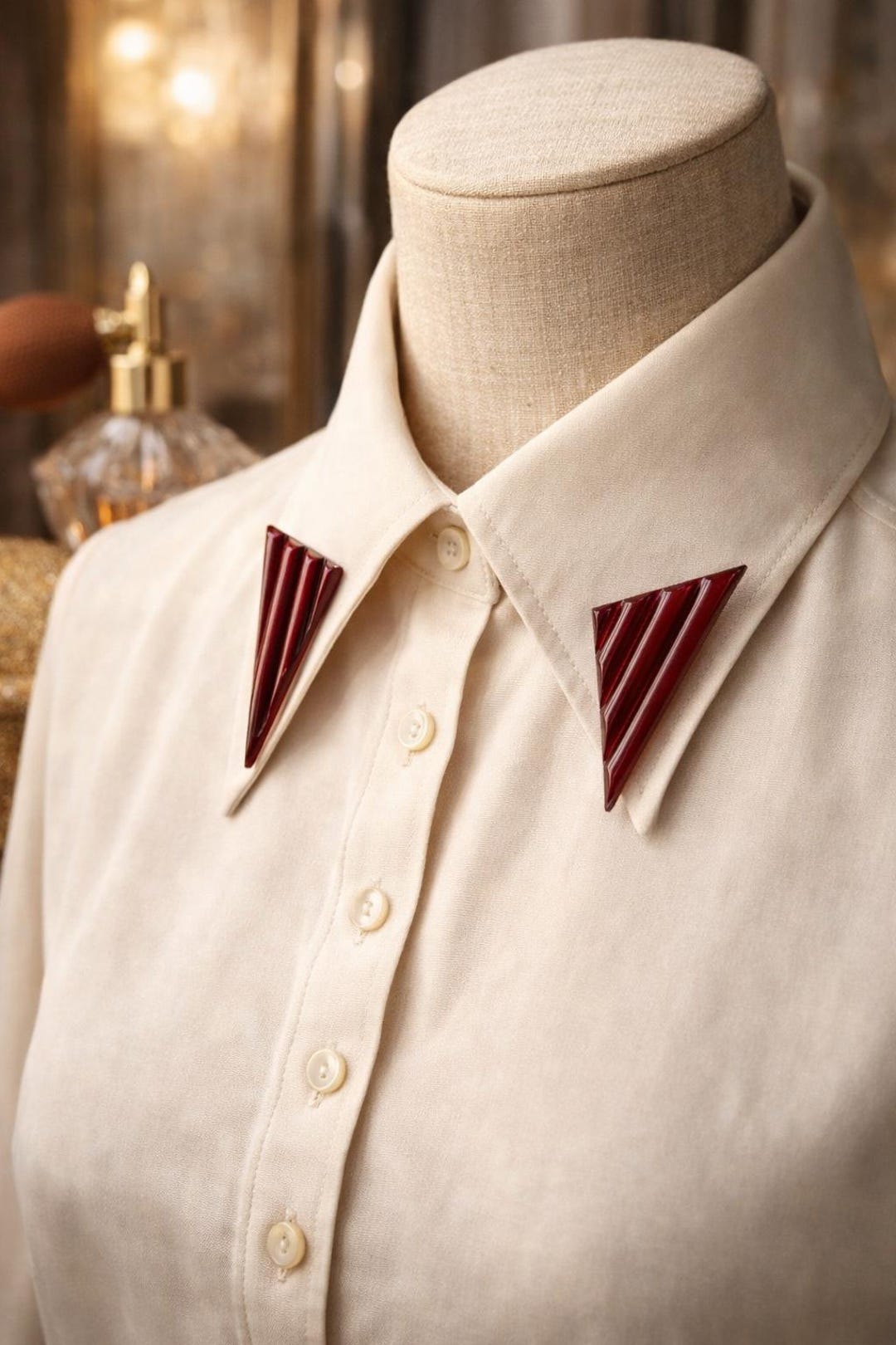 1960s-buch-deichmann-denmark-modernist-triangle-brooch-pair-burgundy-2