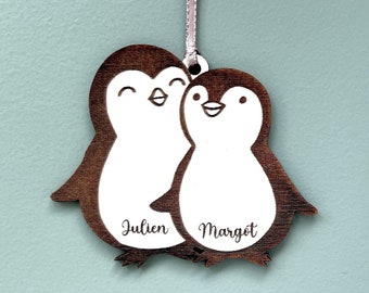 Cadeau noël pour couple : décoration pingouins amoureux en bois personnalisée