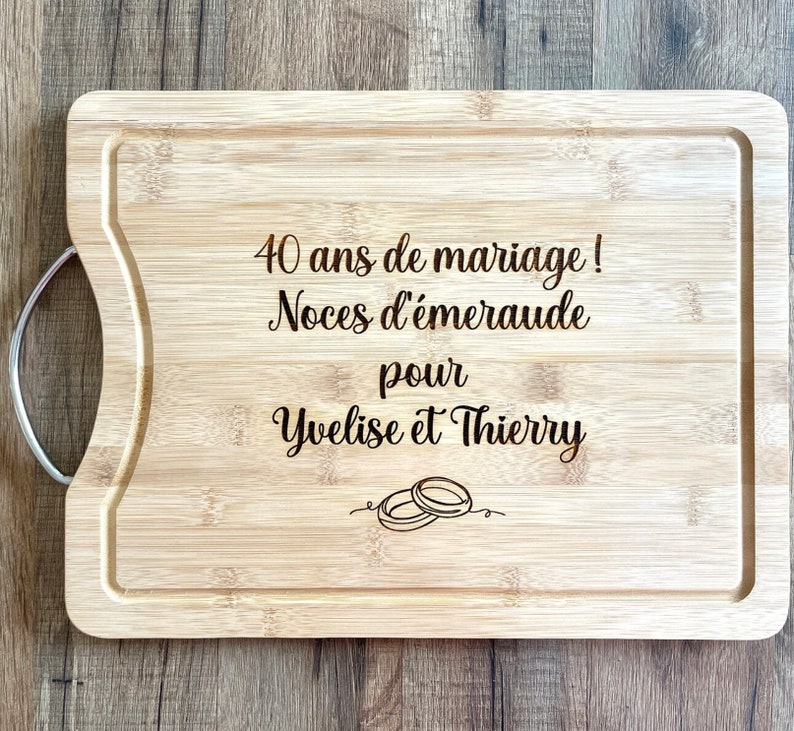 Planche à découper personnalisée ou apéro à offrir pour un mariage ou un anniversaire de mariage image 1