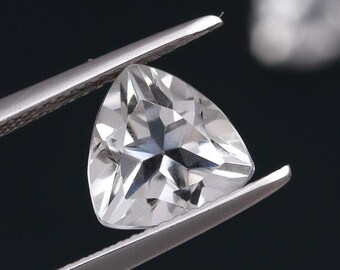 Weißer Kristall Quarz, (9 mm) Edelstein mit Trillion Schliff
