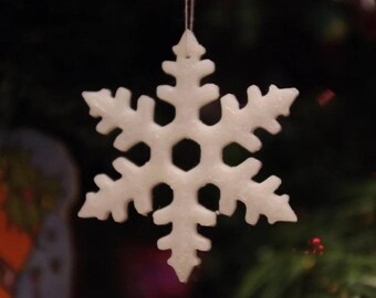 3D Printed Christmas Snowflake Decoration | Modern Twist on Classic Christmas Décor | Unique 3D-Printed Holiday Decorations