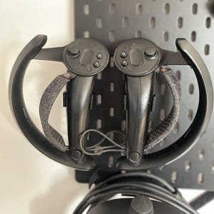 IKEA Skadis Valve Index Controller Mount - VR Headset Wall Storage Organizer for Pegboard Gaming Setup