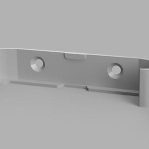 Puede incluir: Soporte de pared gris claro, impreso en 3D, con dos orificios circulares y una hendidura rectangular. El soporte tiene dos extremos curvos y una parte posterior plana. Diseñado para sujetar un objeto en la pared.