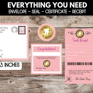 Pode incluir: Um kit de fada do dente rosa e branco com um certificado, um recibo, um envelope e um selo. O kit inclui um envelope rosa com o endere&ccedil;o "The Tooth Fairy, 1 Fairy Lane, Fairyland", um certificado rosa com o texto "Parab&eacute;ns! Este documento certifica que voc&ecirc; foi visitado pela fada do dente.", um recibo rosa com o texto "Tooth Receipt" e um selo rosa com o texto "The Official Seal of The Tooth Fairy". O kit mede 7,6 cm por 12,7 cm.