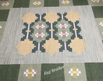 Handwoven Green Wool Kilim Rug: 6x9 Floral Flatweave Area Rug