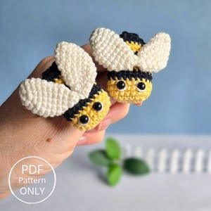 Display Cards Bee - PDF Bee pattern + PDF Pocket Hug (Printable cards) - Crochet Bee - Amigurumi Keychain - Magnet - Gift