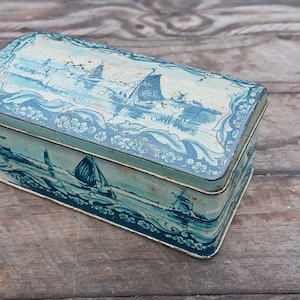 Dutch Blue and Off-White Sailing Landscape Tin 1940&#39;s Holland